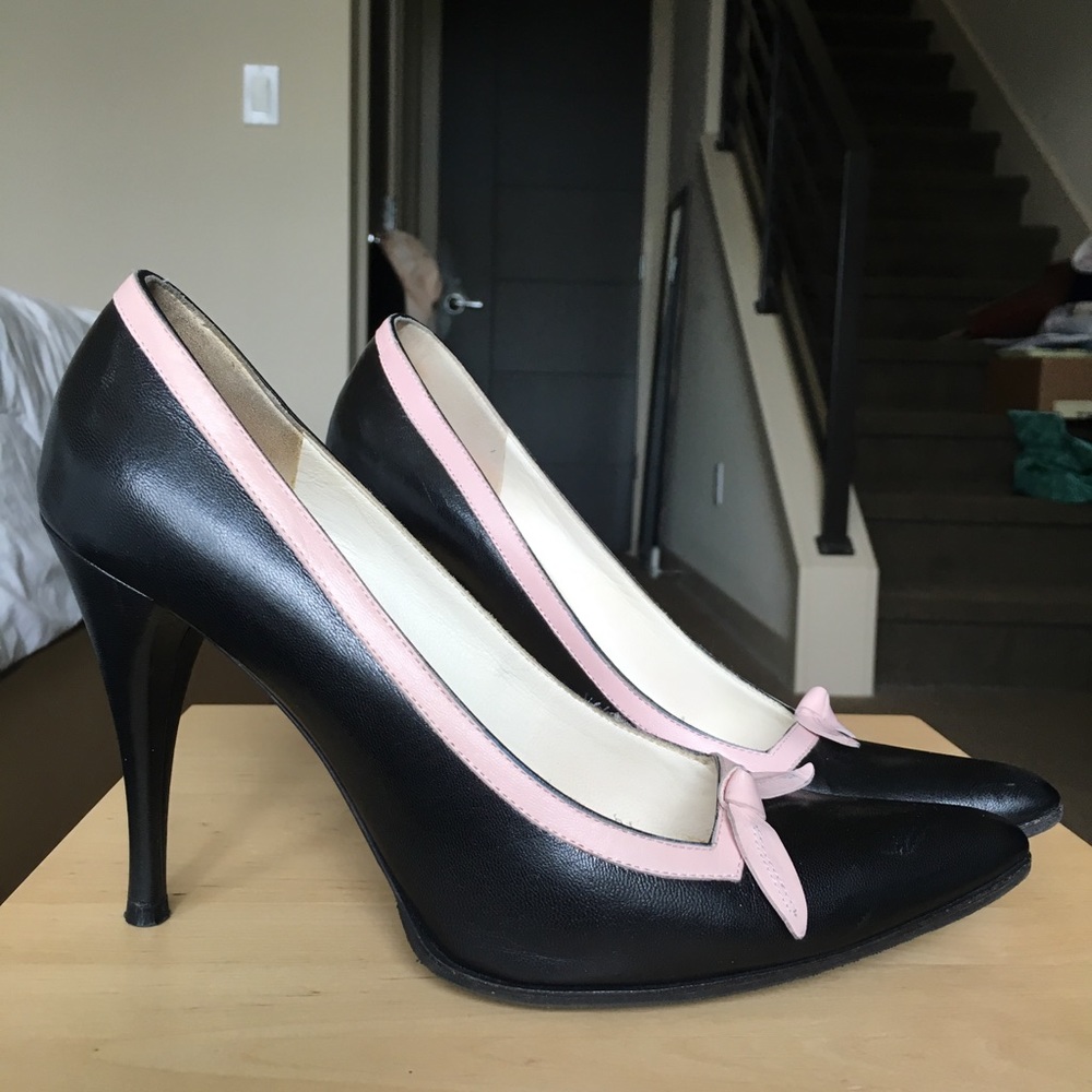 Marc Jacobs 38.5 pointed toe black and pink heels